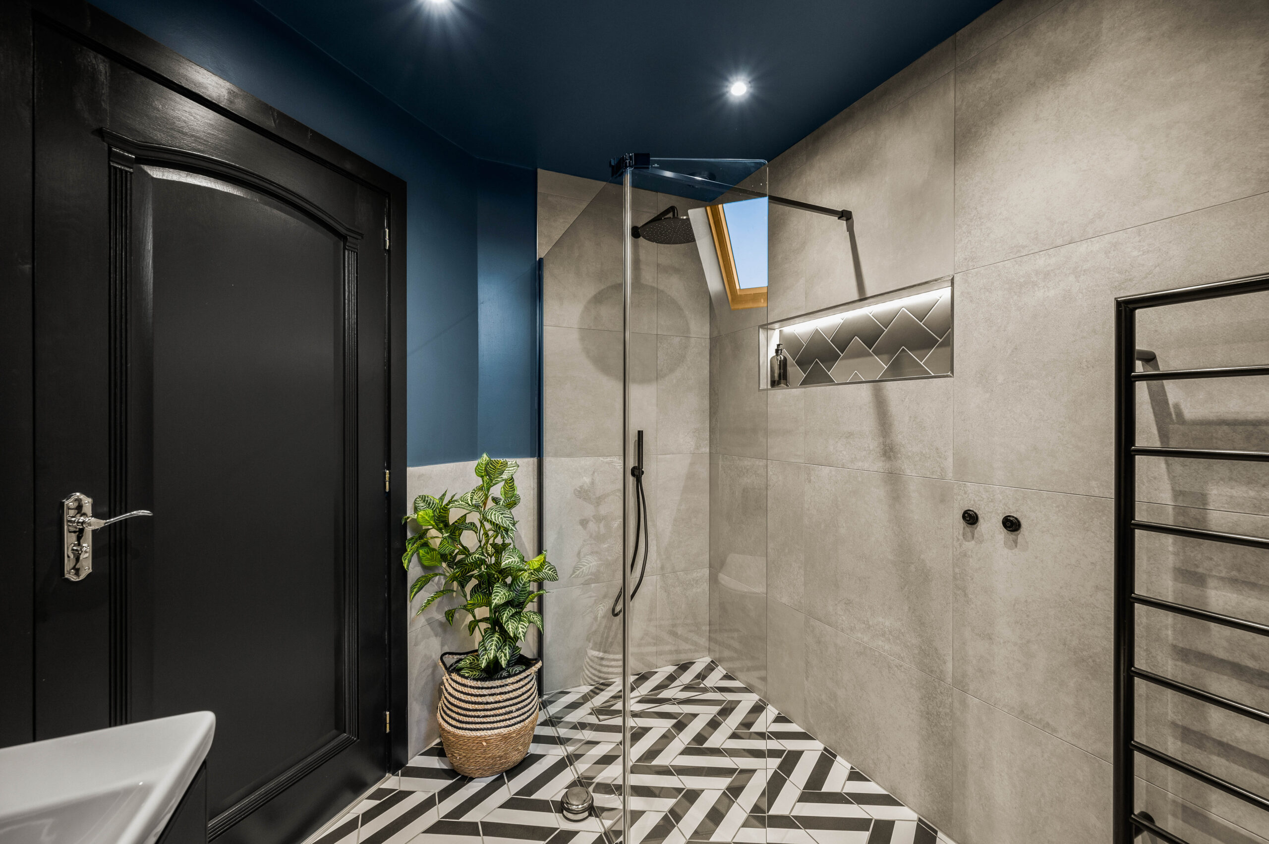Beige and Blue bathroom design with walk in shower and a Shower Niche with Grey tiles, completed by Whytes